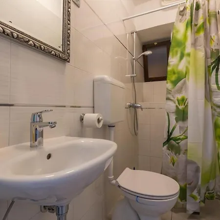 In 5753 Apartment *