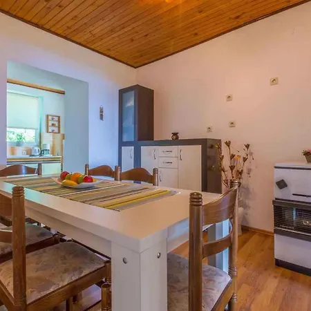 Apartment In 5753 Dramalj
